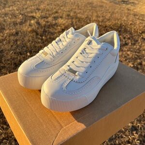 NWT Dr Scholls x Favorite Daughter White Sneakers Size 9